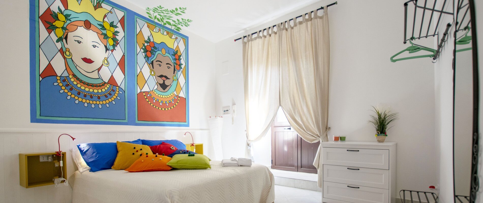 VALORIZZARE LA TUA CASA_ L’IMPORTANZA DI DECORARE LE PARETI CON COLLEZIONI D’ARTE